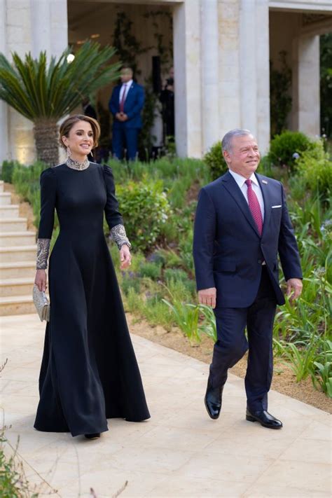 queen rania dior dress cost|queen rania wedding.